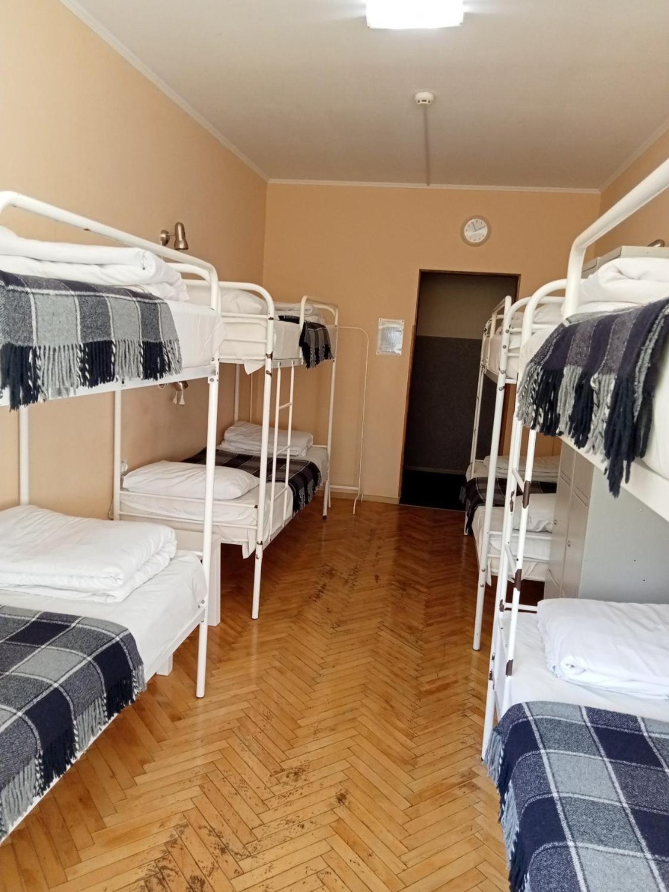 Hostel Iskra Львов Экстерьер фото